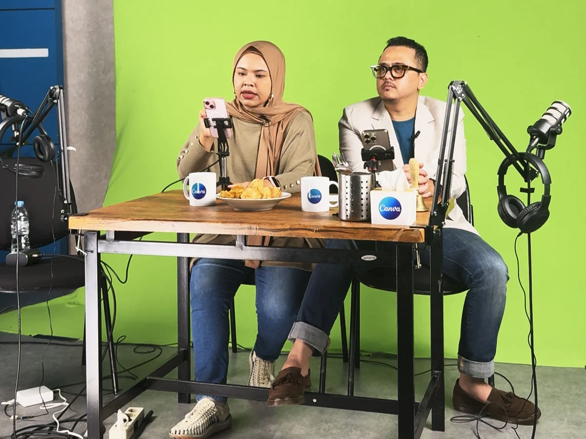 Canva live content